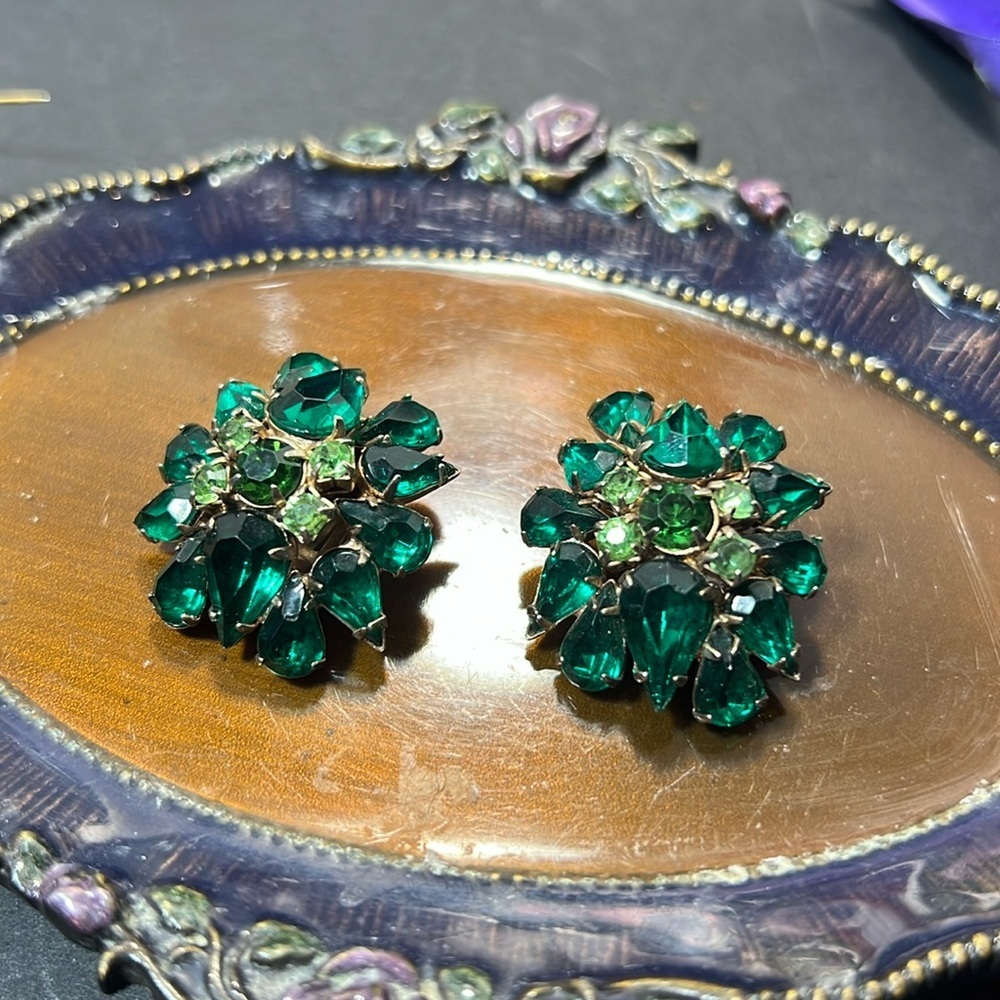 Nice Emerald and Peridot Green Rhinestone Clip On Earrings. WA339